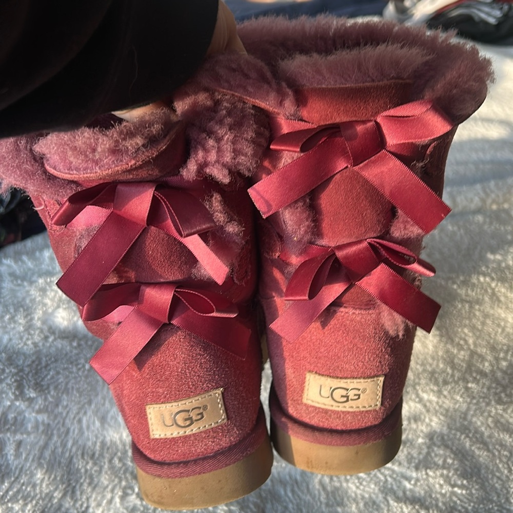 Women’s pink uggs